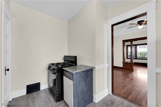 Building Photo - 1909 W 73rd St