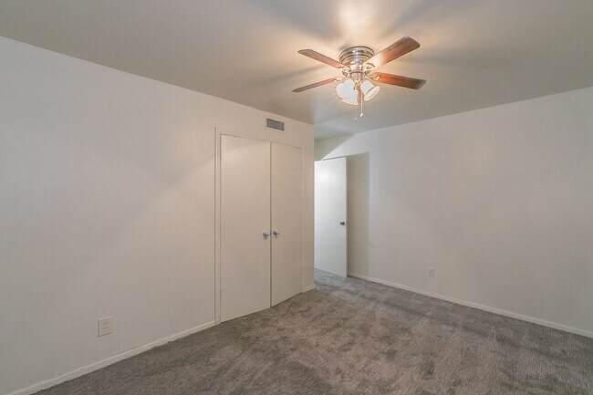 Building Photo - Charming Downstairs Apartment in the Heart of the Cultural District!