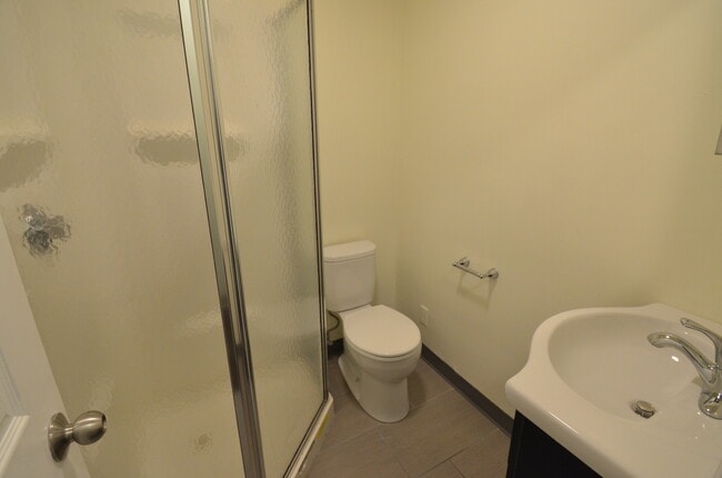 Building Photo - 1050 Hancock St