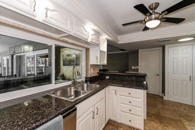 Building Photo - 4 Bed + Den and 3 Bath 2,093 Sq Ft Pet-Friendly