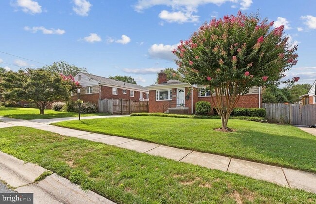 Building Photo - 5006 Flanders Ave