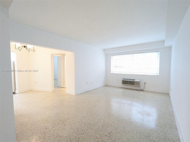 Building Photo - 6930 Rue Vendome