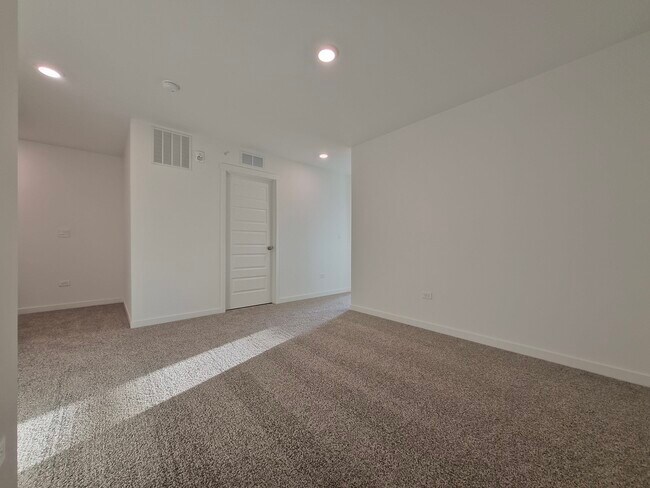 Building Photo - 2268 Barbera Dr