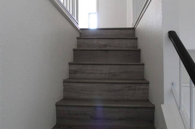 Building Photo - Southwest Bakersfield Home for Rent July