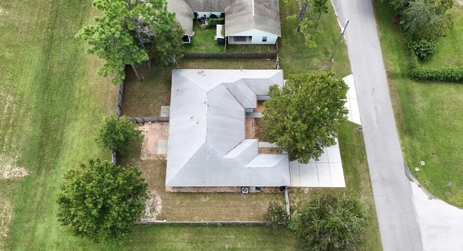 Building Photo - 2131 N Pine Cone Ave