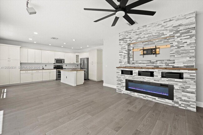 Building Photo - 5014 SW 155th Terrace