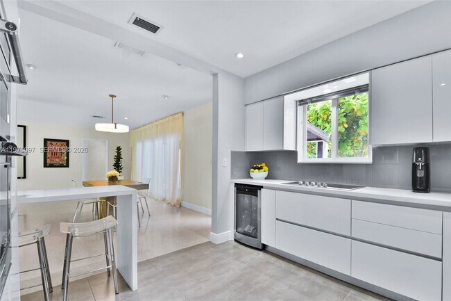 Building Photo - Northeast 11th Avenue, Miami Shores, FL 33138 - 3 BR 2 BA single-family home