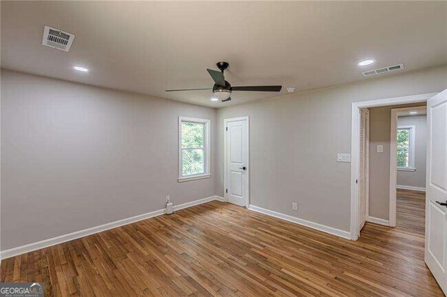 Building Photo - 1624 Dodson Dr SW