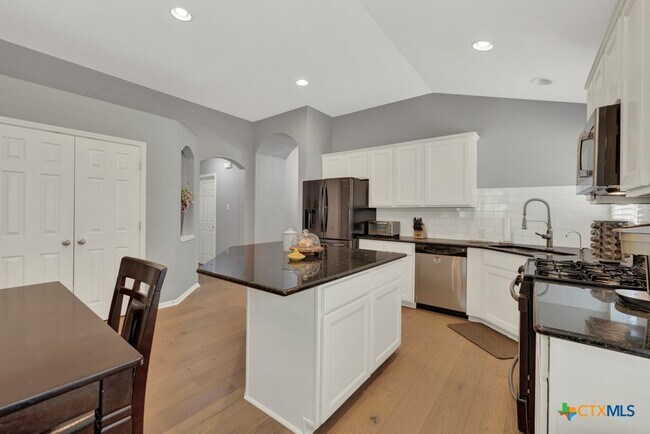 Building Photo - 481 Bayou Bend Dr