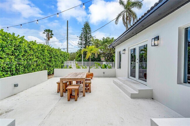 Building Photo - 741 NE 87th St