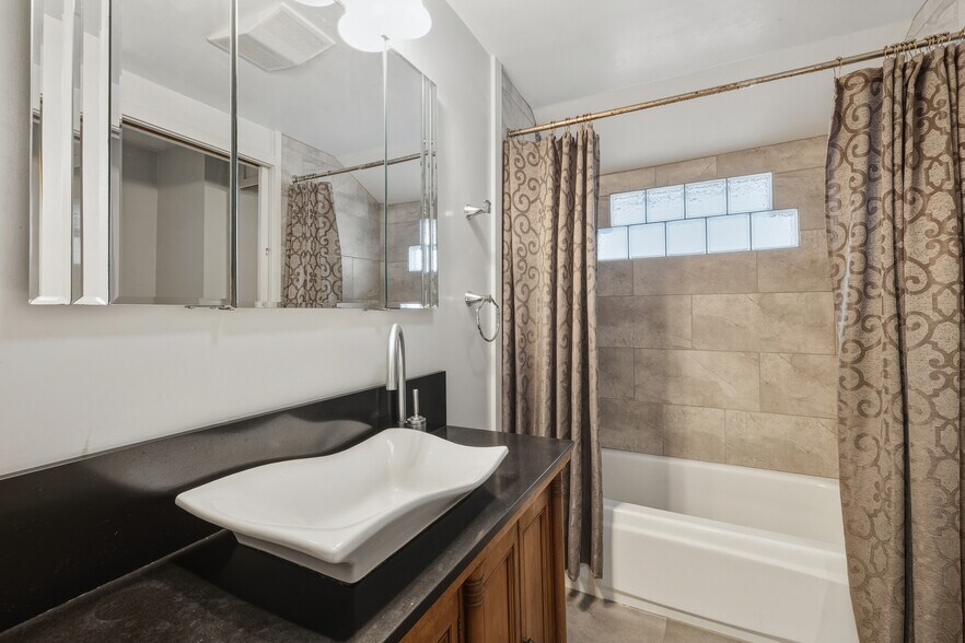 Building Photo - 12346 Sand Point Way NE