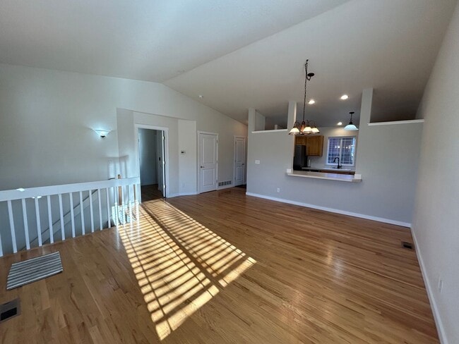 Building Photo - Bright & Updated Townhome in a Prime Fort Collins Location