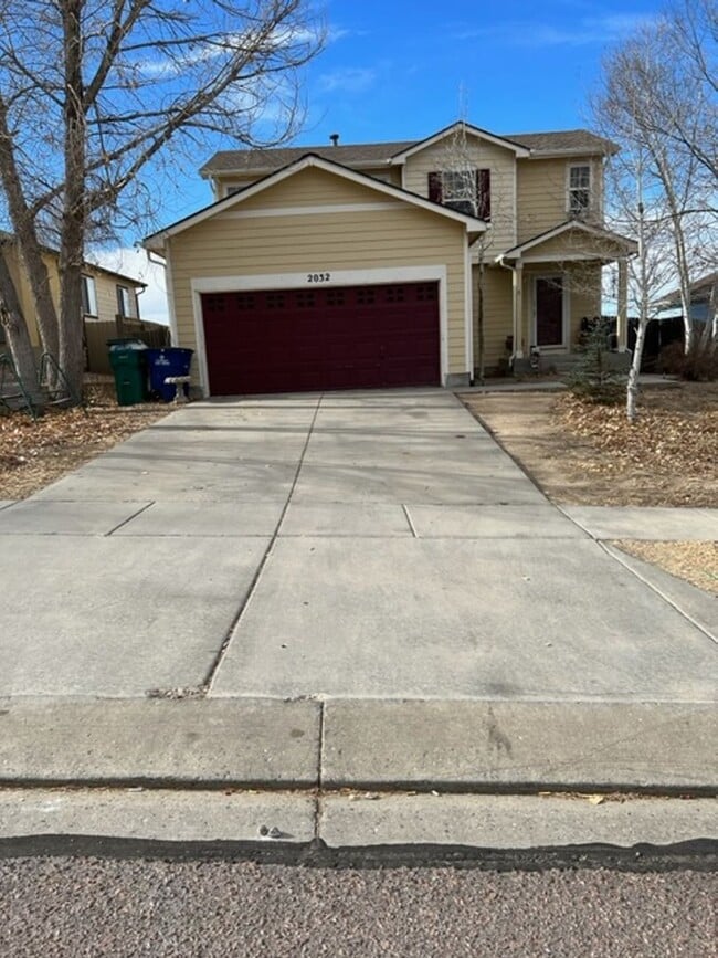 Primary Photo - 3 BED HOME EAST OF POWERS
