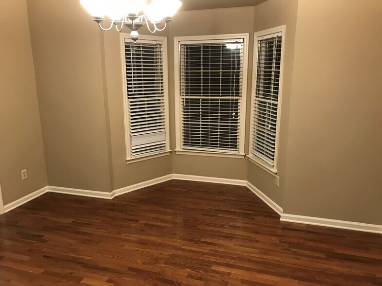 Dining - 1010 Hammack Ct