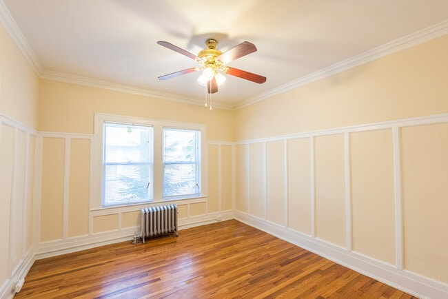 W 101 St Dining - 7006 Detroit Apartments & Lakewood Area