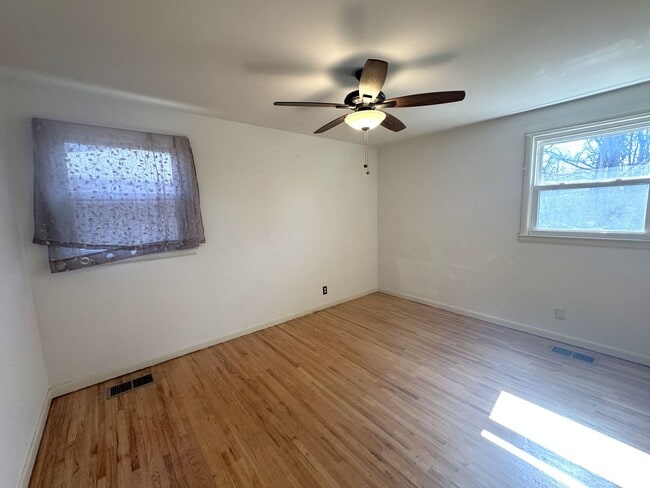 Building Photo - ***NEW PRICE*** Fantastic 3 Bedroom Home in Charlotte Park/West Nashville!