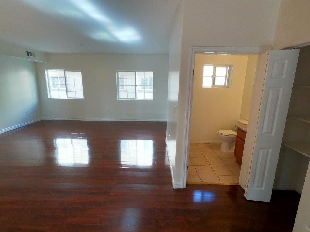 Building Photo - 8735 Cedros Ave