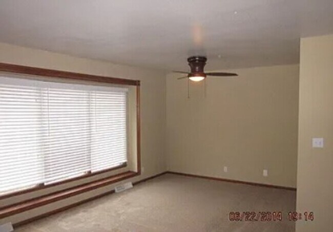 Building Photo - Gorgeous 4 Bedroom Ranch House - Updated photos coming soon