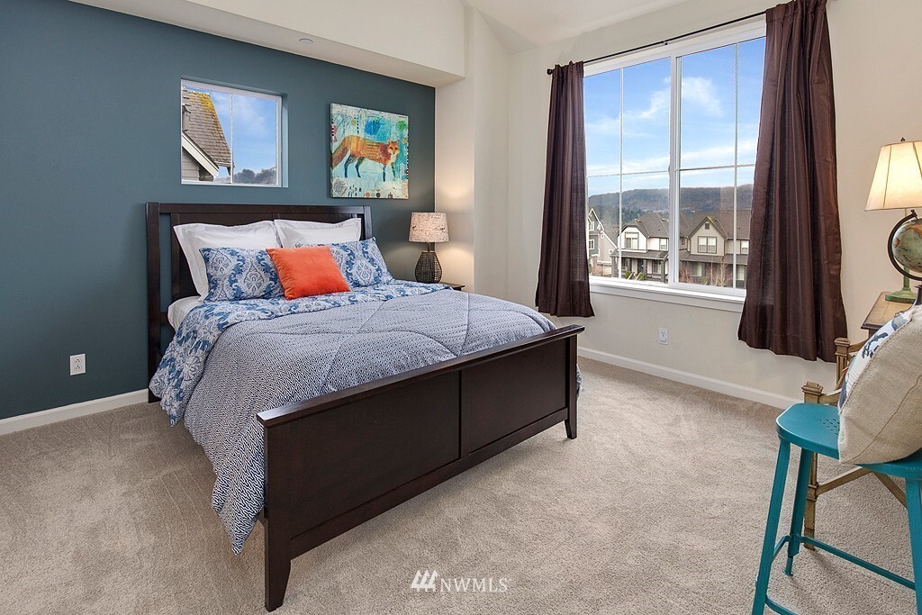 Master Bedroom - 964 4th Ave NE