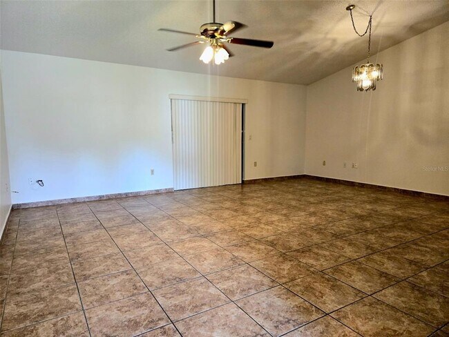 Building Photo - 611 Cotulla Dr