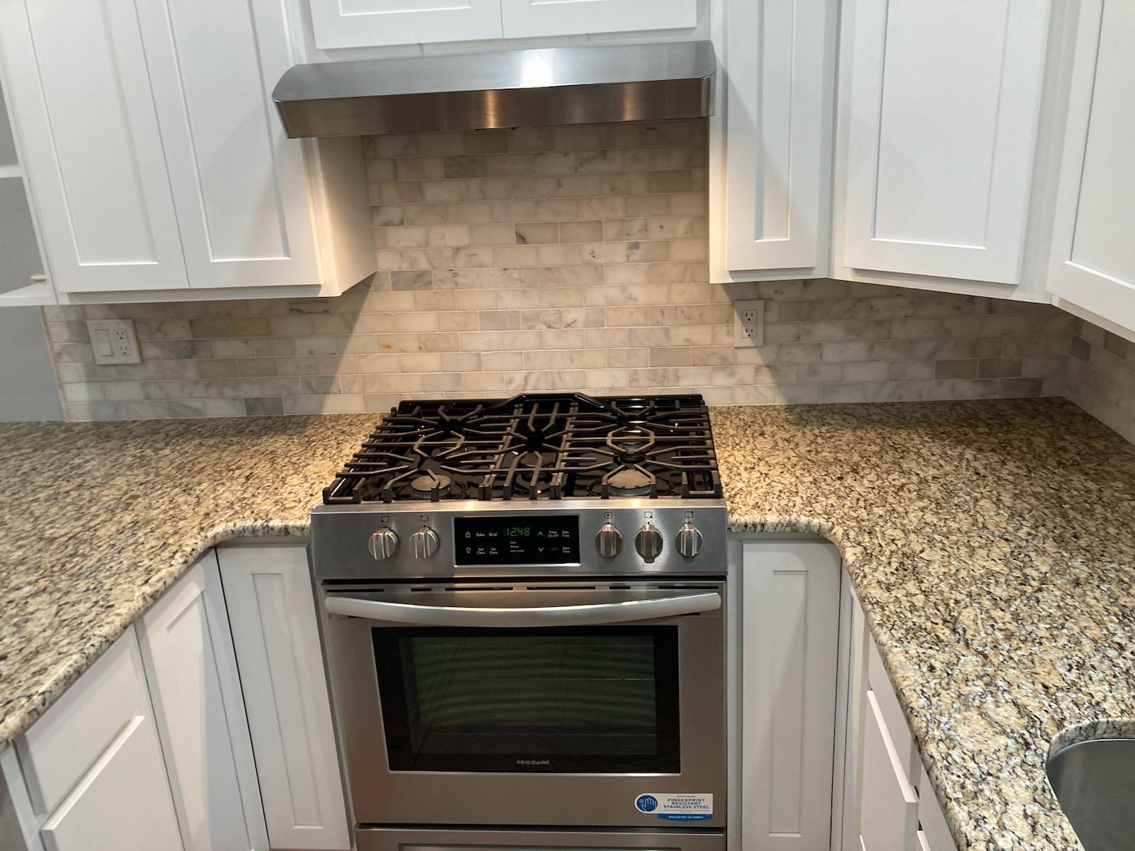 Building Photo - 23 Bayville Dr