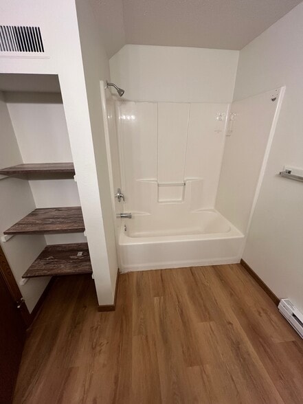 Building Photo - 1115 Skyline Dr