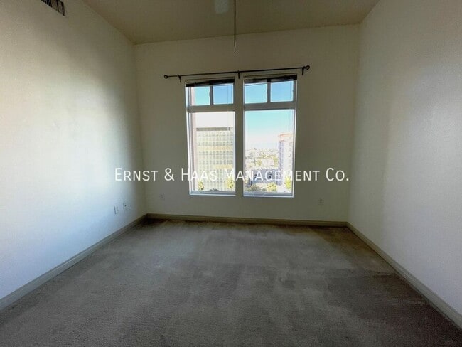 Building Photo - 488 E Ocean Blvd