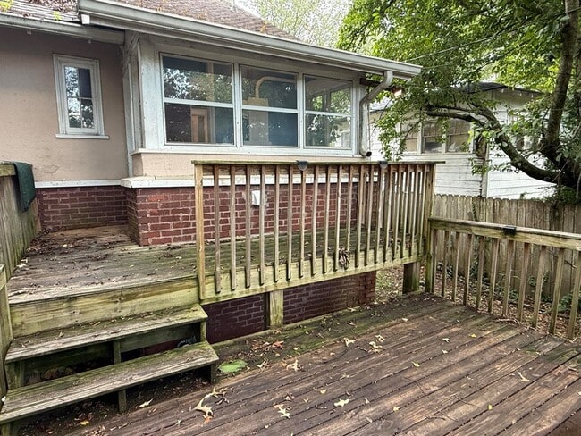 Building Photo - 221 Morningside Dr