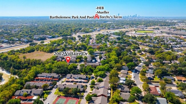 Building Photo - 2002 Voltaire Dr