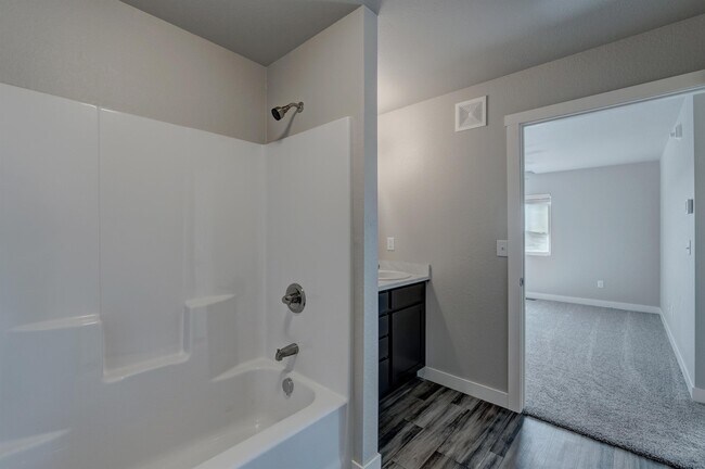 Building Photo - 4809 5th St