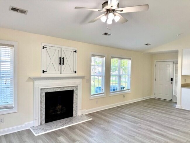 Building Photo - 4116 Huntsmoor Ln NW