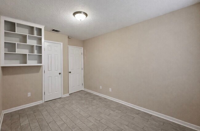 Building Photo - 101 Lottie Ln