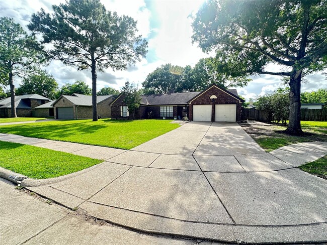 Building Photo - 303 Desert Willow Ct