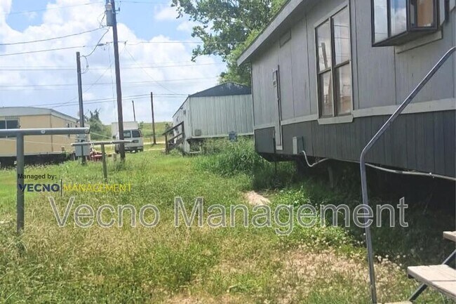 Building Photo - 16055 Texas 16 - 12