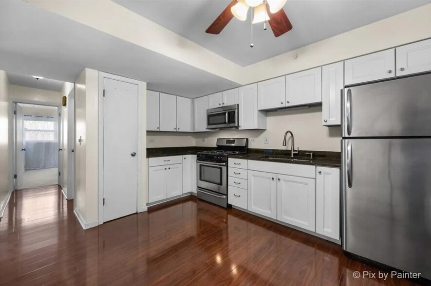 Building Photo - 5530 W Lawrence Ave