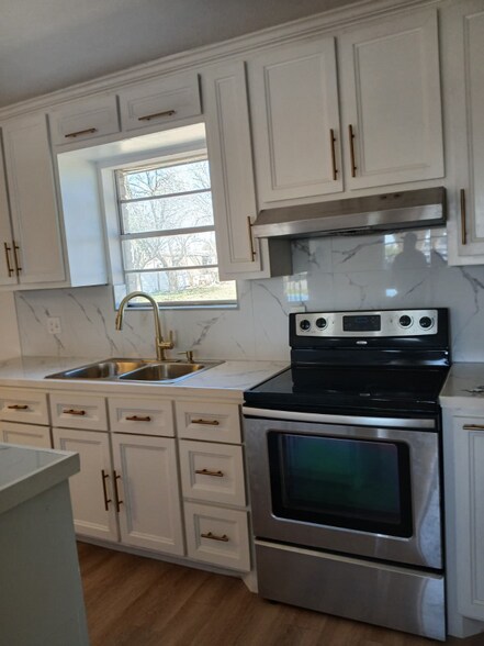 Building Photo - 3107 E Monte Cristo Rd