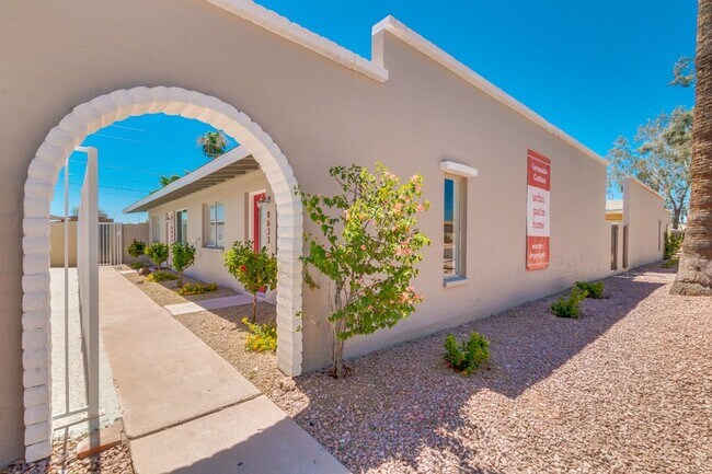 Building Photo - South Scottsdale - Two Bedroom with $0 Move in Special!