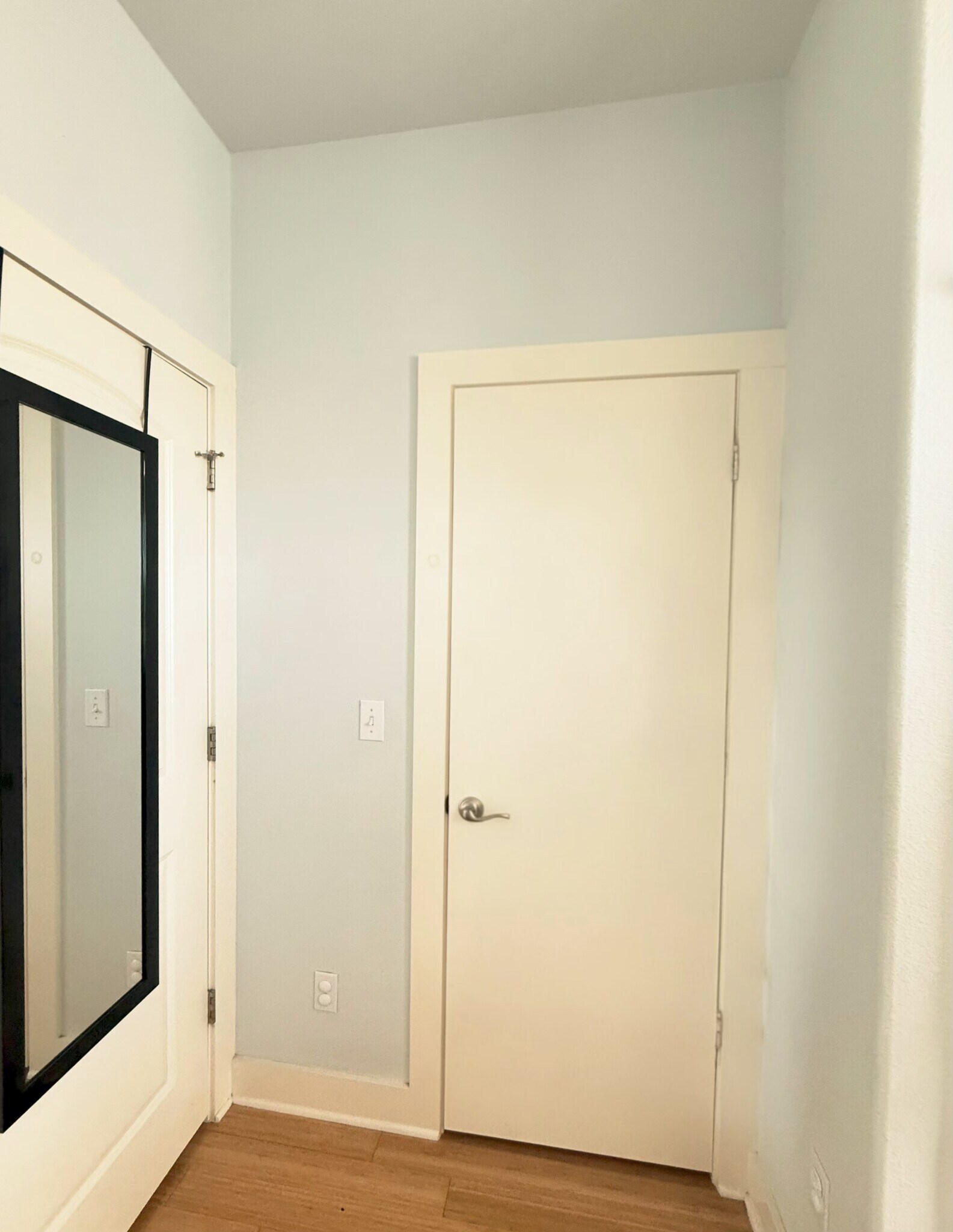 Building Photo - 13420 Lyndhurst St