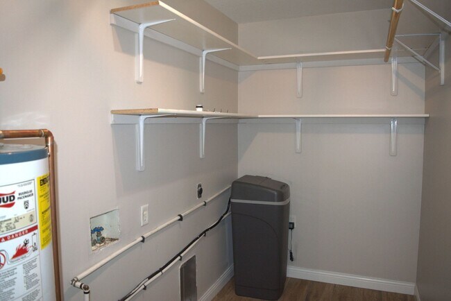 Building Photo - 607 Winterway Dr.