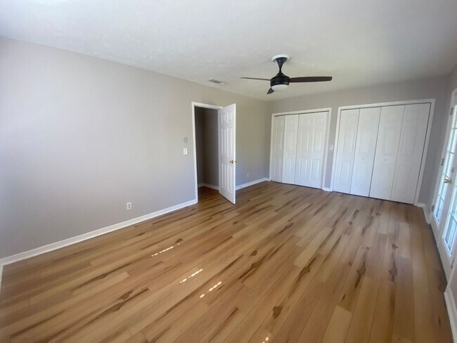 Building Photo - 1812 Arthur Ave