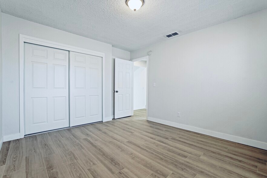 Bedroom 2 (Large Closet) - 1305 Sylvan Meadows Dr