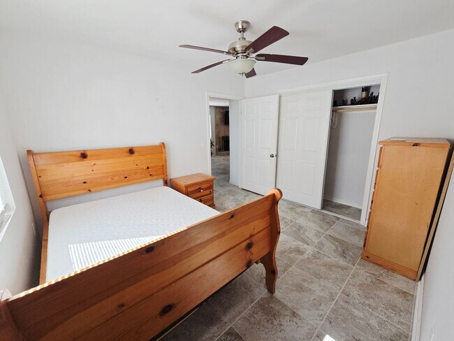 Building Photo - Fully Furnished, Secluded & Private