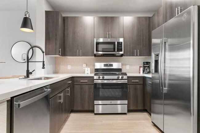 Building Photo - 390 N 2nd Ave