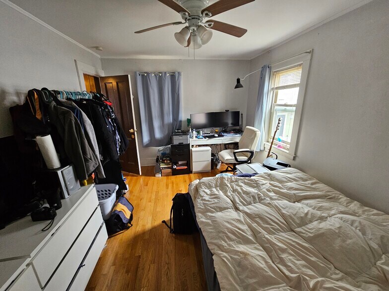 Building Photo - 58 Winship St