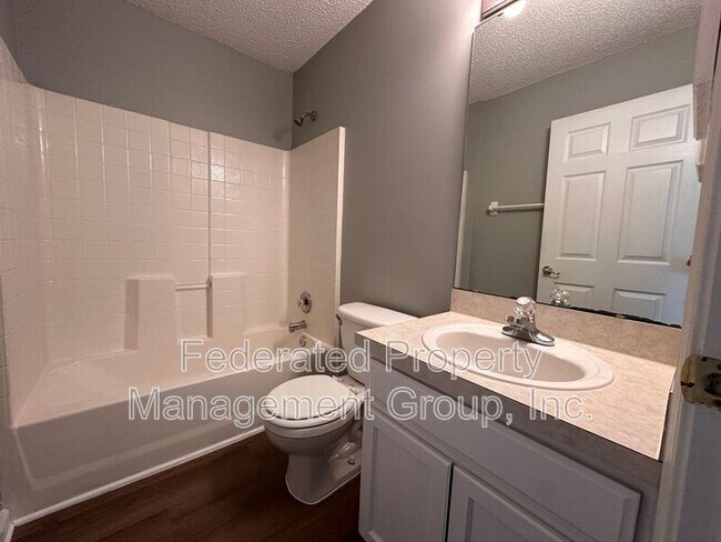 Building Photo - 3860 Hideaway Lane