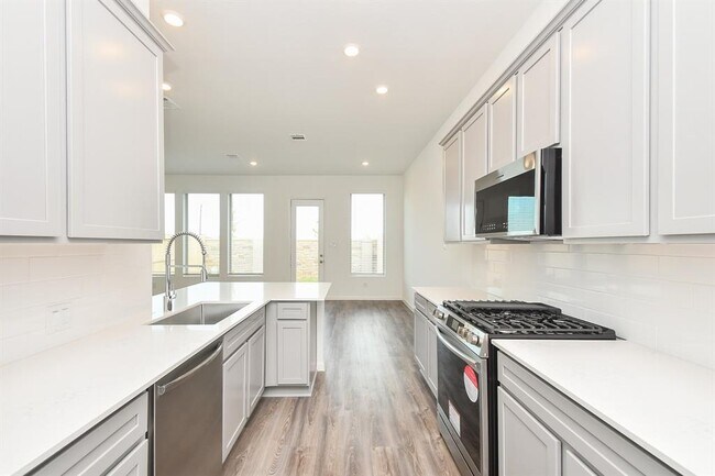 Building Photo - 5459 Holly Hvn Ct