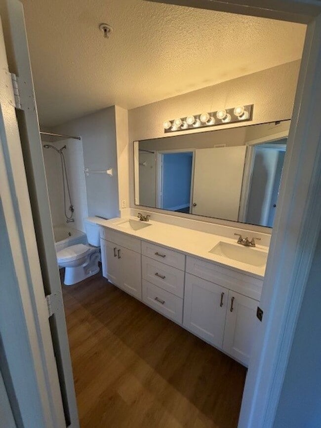 Building Photo - Application pending***Do Not Apply***Spacious 2/2 Condo in Sable Point within gated community