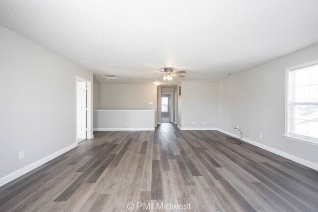 Building Photo - Charming 3-Bedroom Home with 2.5 Baths - Greenfield, IN!