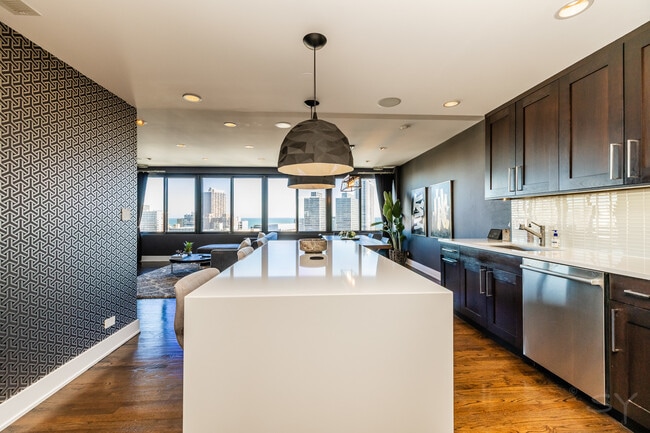 Building Photo - 2754 N Hampden Ct