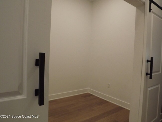Building Photo - 2261 Highland Ave